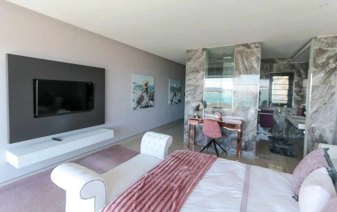 Gordon'S Shore Luxury Apartments - Solar Powered Gordons Bay