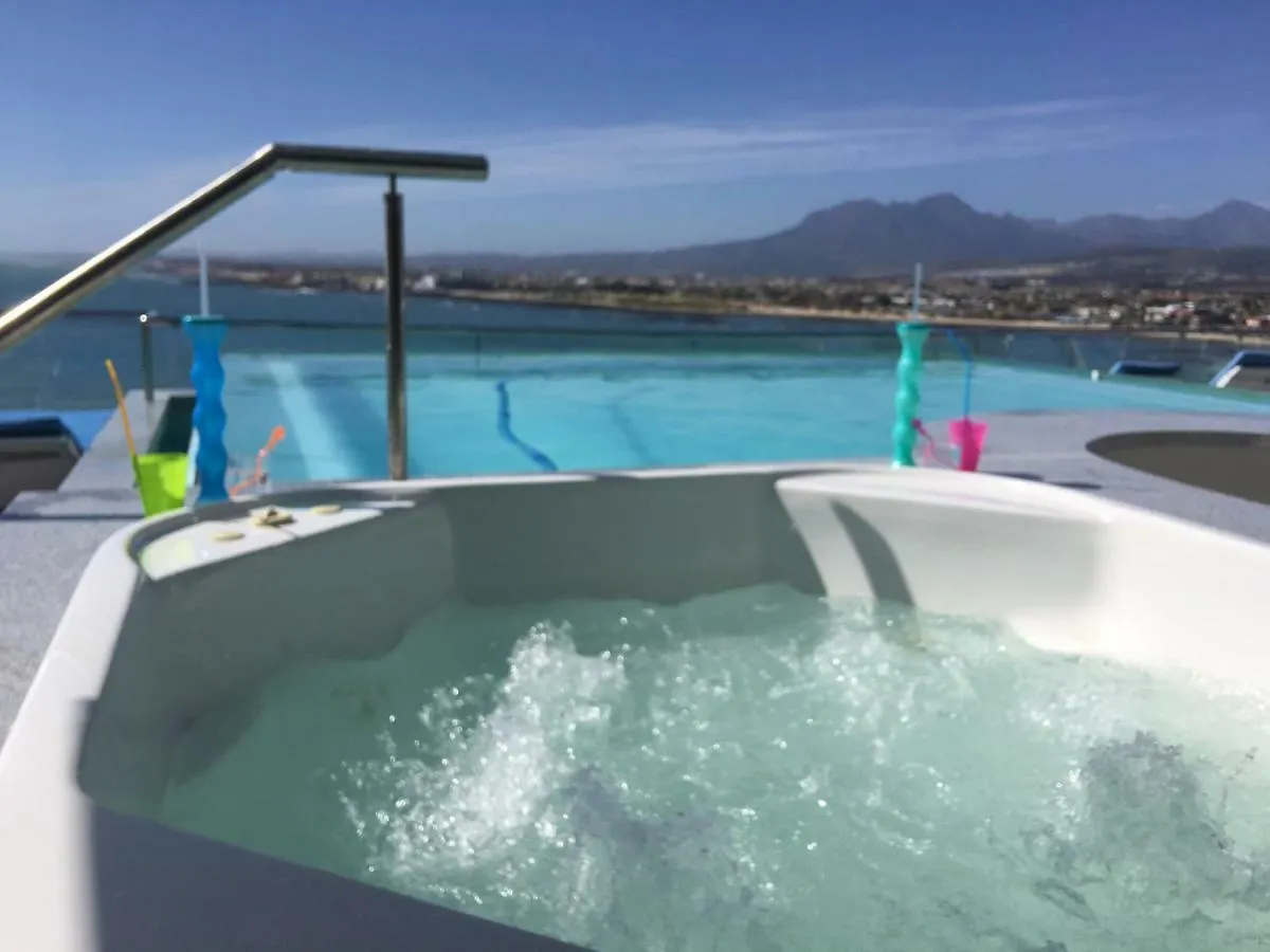 Gordon'S Shore Luxury Apartments - Solar Powered Gordons Bay