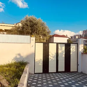 1-apartment-free-parking-15-min-from-air-albania.albaniahotels.org/
