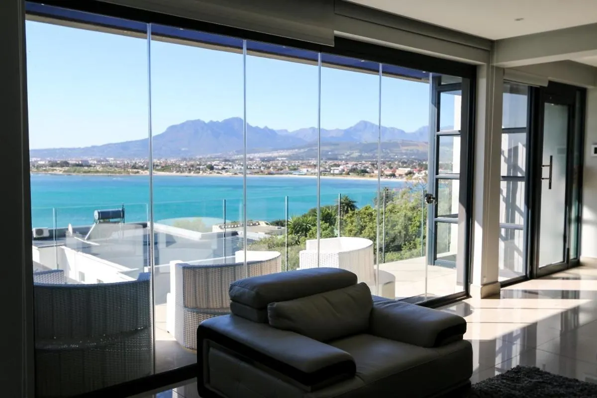 Gordon'S Shore Luxury Apartments - Solar Powered Gordons Bay