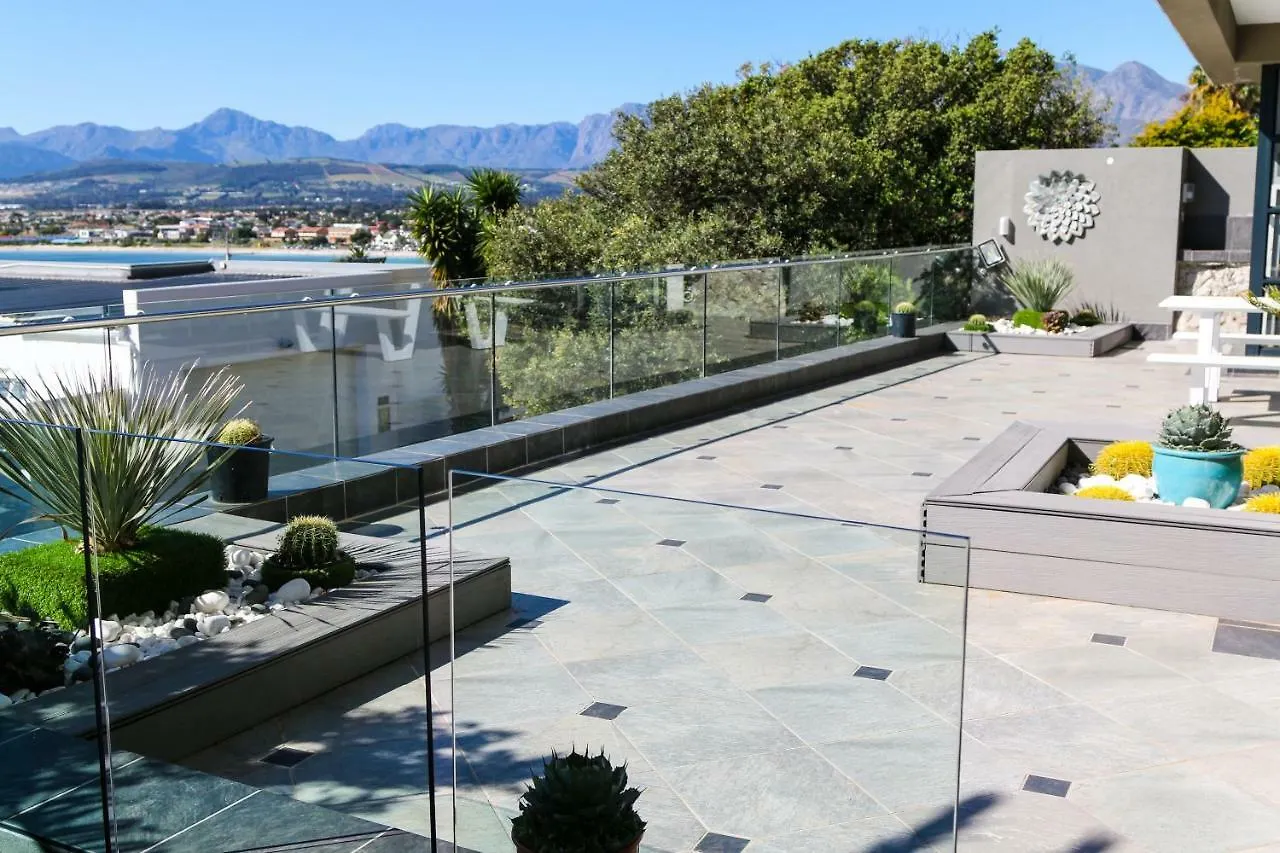 Gordon'S Shore Luxury Apartments - Solar Powered Gordons Bay 0*,