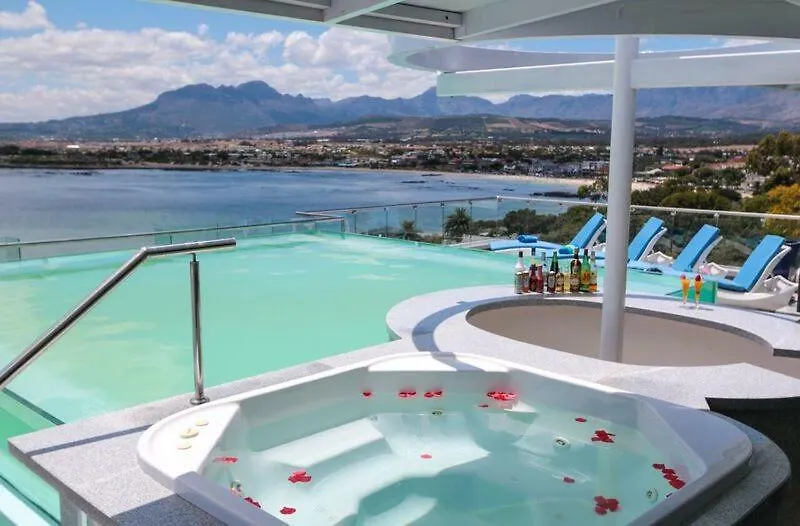 Gordon'S Shore Luxury Apartments - Solar Powered Gordons Bay